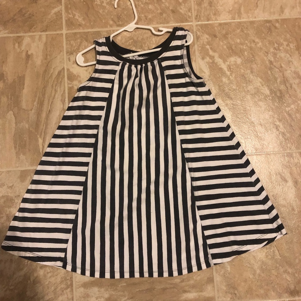 Adorable A-line Swing Dress Girls Sz 5